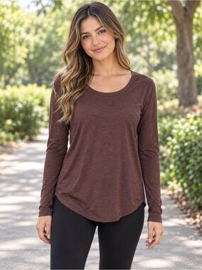 Wander Women's Chocolate Brown Long Sleeve Scoop Neck Tee PTP 18